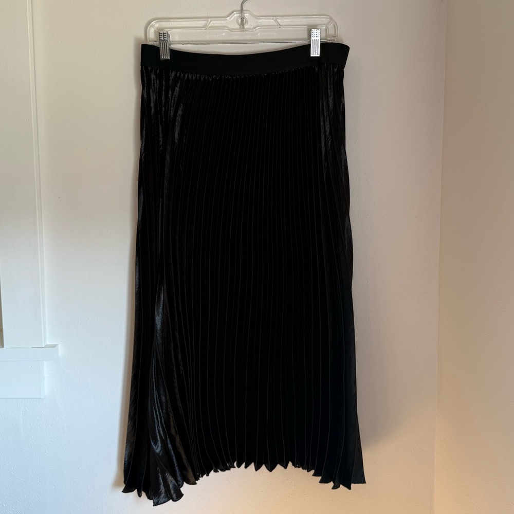 Vince Camuto Black skirt